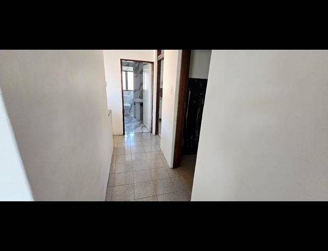 1 BEDROOM PROPERTY TO RENT IN CROSSMOOR